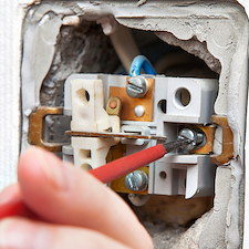 Light-Switch-Repair-in-New-Orleans-LA-Safe-Electrical-Fixes-by-MK-Electric-Man 0